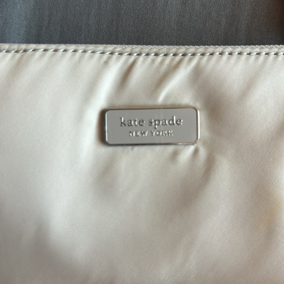Kate Spade beige vinyl polyester tote - Picture 2 of 10